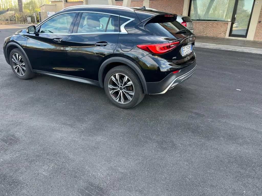 Infiniti Q30 2.2 diesel DCT AWD Premium Tech 07/2016-photo-7