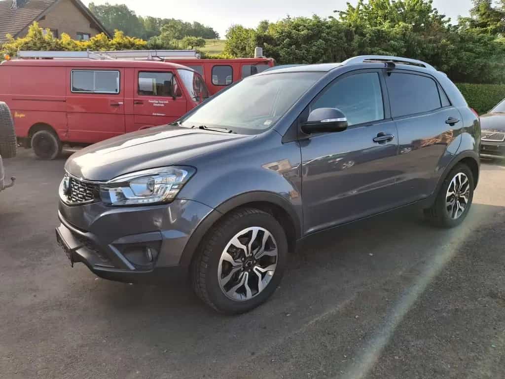 Ssangyong Korando Sapphire 4x4 TÜV NEU 09/2016-photo-0