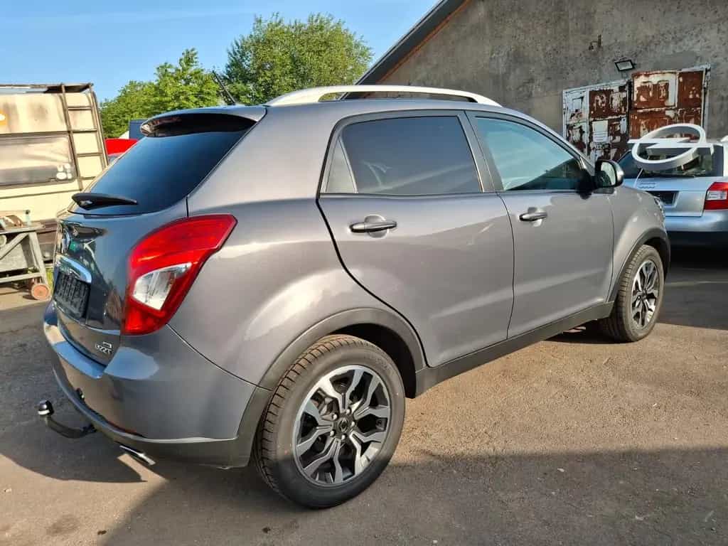 Ssangyong Korando Sapphire 4x4 TÜV NEU 09/2016-photo-4