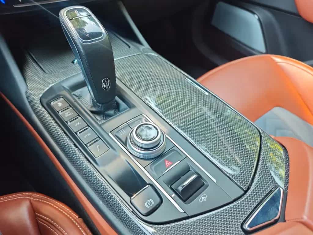 Maserati Levante DIESEL *PANO*AUT*LEDER*NAVI*KAM*LUFT* 02/2019-photo-20
