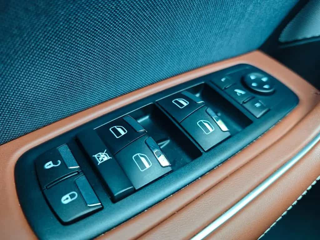 Maserati Levante DIESEL *PANO*AUT*LEDER*NAVI*KAM*LUFT* 02/2019-photo-24