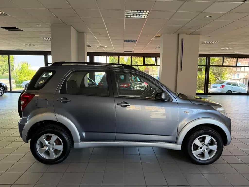 Daihatsu Terios 4WD Top S TÜV NEU 06/2006-photo-3