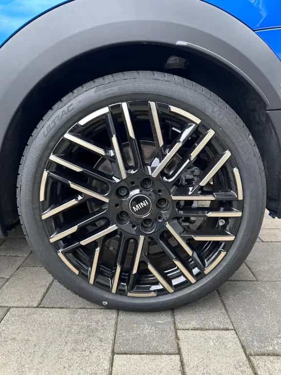 MINI Cooper S Cabrio Favoured Trim Paket XL 12/2024-photo-14