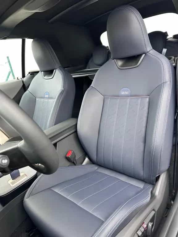 MINI Cooper S Cabrio Favoured Trim Paket XL 12/2024-photo-7