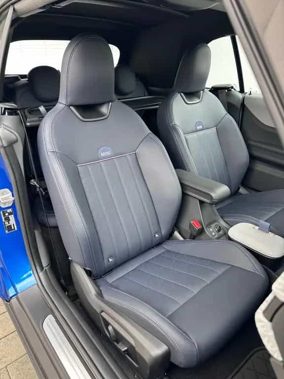 MINI Cooper S Cabrio Favoured Trim Paket XL 12/2024-photo-8