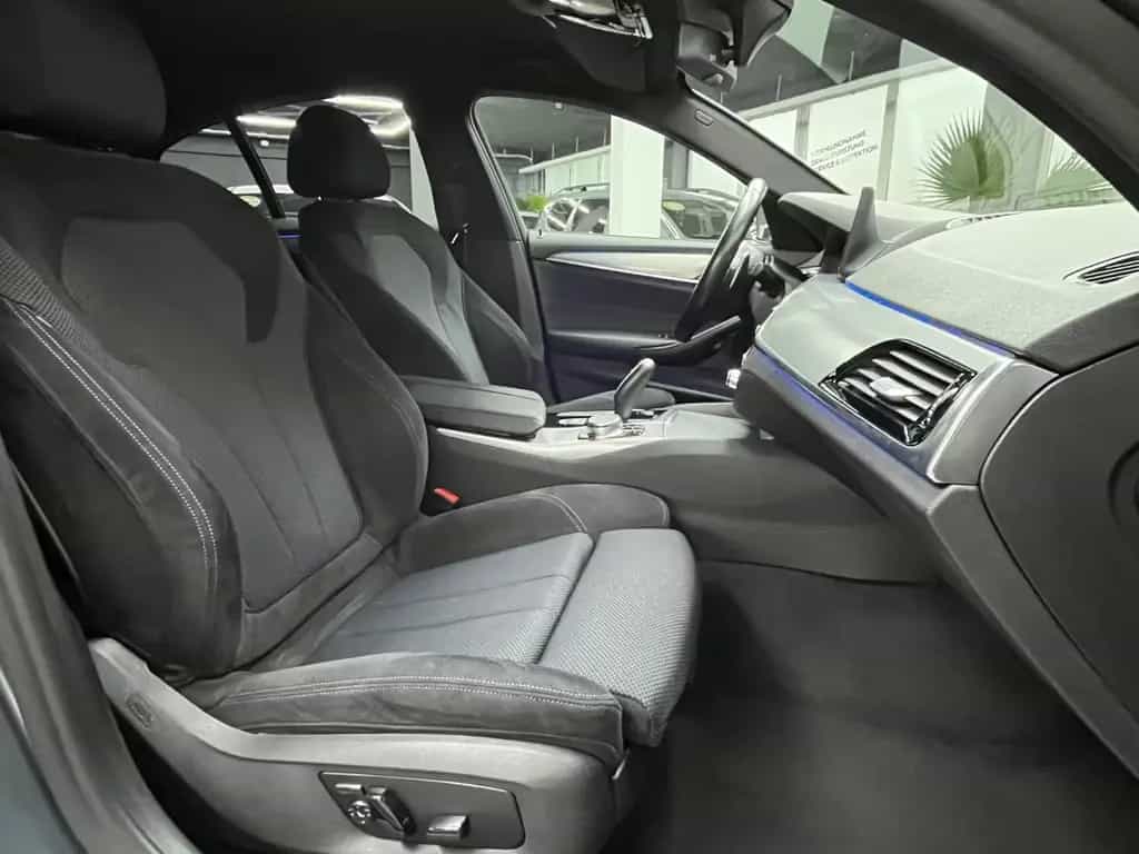 BMW 520 d xDrive Aut. * M SPORTPAKET* LED*HUD*19"ZOLL 11/2018-photo-10