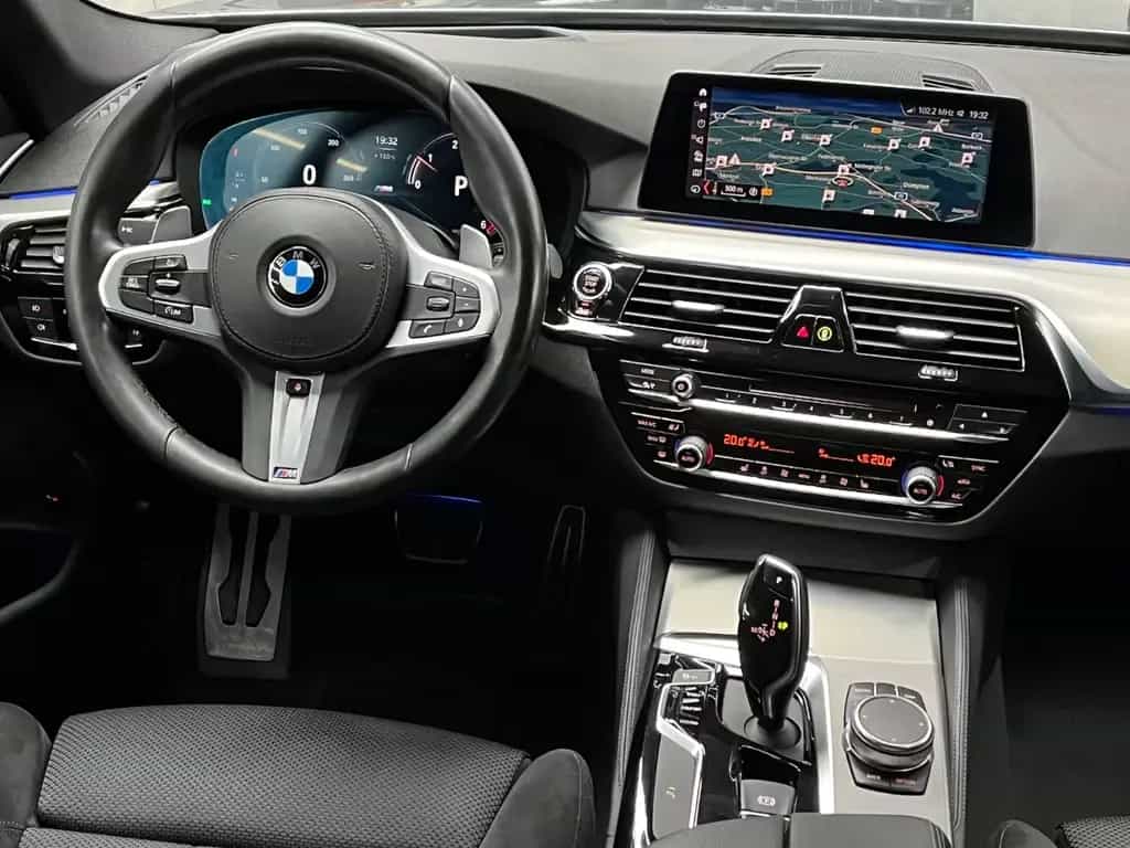 BMW 520 d xDrive Aut. * M SPORTPAKET* LED*HUD*19"ZOLL 11/2018-photo-14