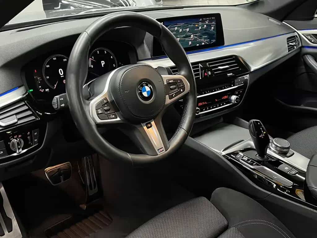 BMW 520 d xDrive Aut. * M SPORTPAKET* LED*HUD*19"ZOLL 11/2018-photo-15