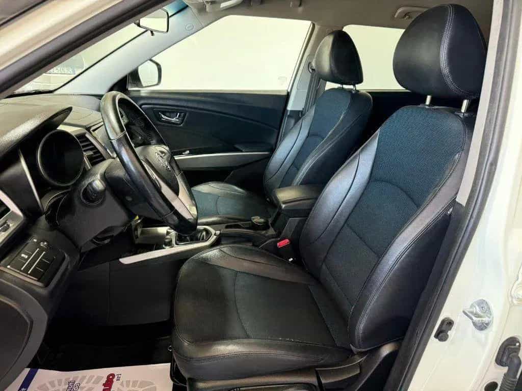 Ssangyong Tivoli SsangYong Tivoli 1.6d 2WD Be E-XDi 01/2016-photo-11