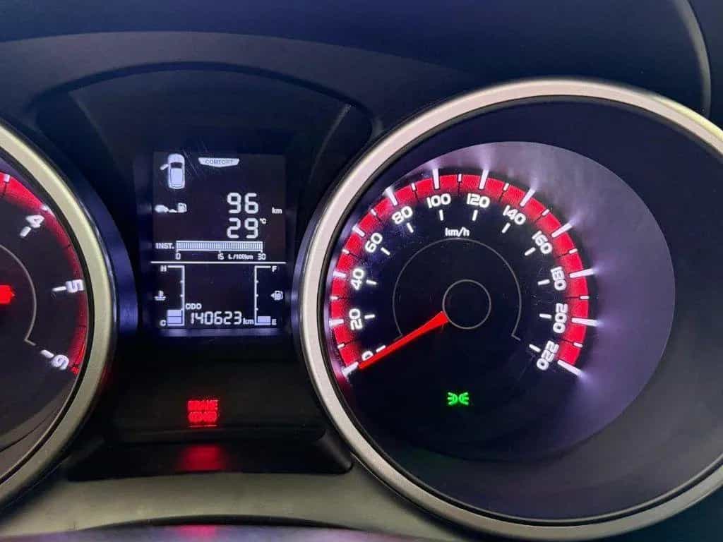 Ssangyong Tivoli SsangYong Tivoli 1.6d 2WD Be E-XDi 01/2016-photo-12