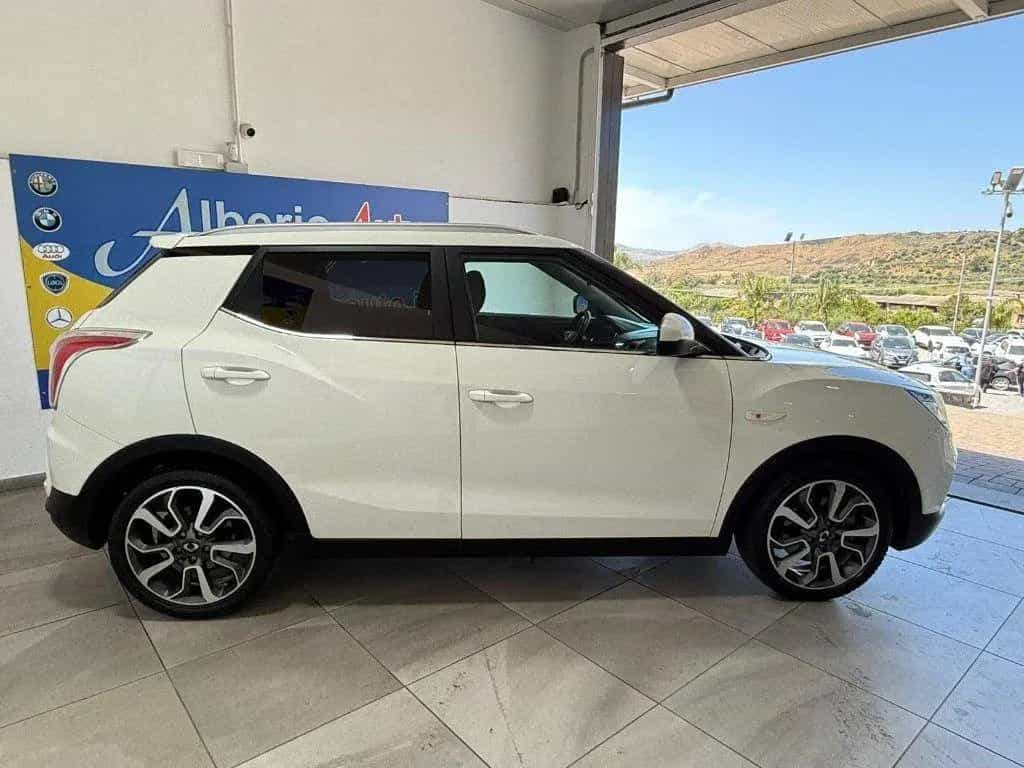 Ssangyong Tivoli SsangYong Tivoli 1.6d 2WD Be E-XDi 01/2016-photo-3