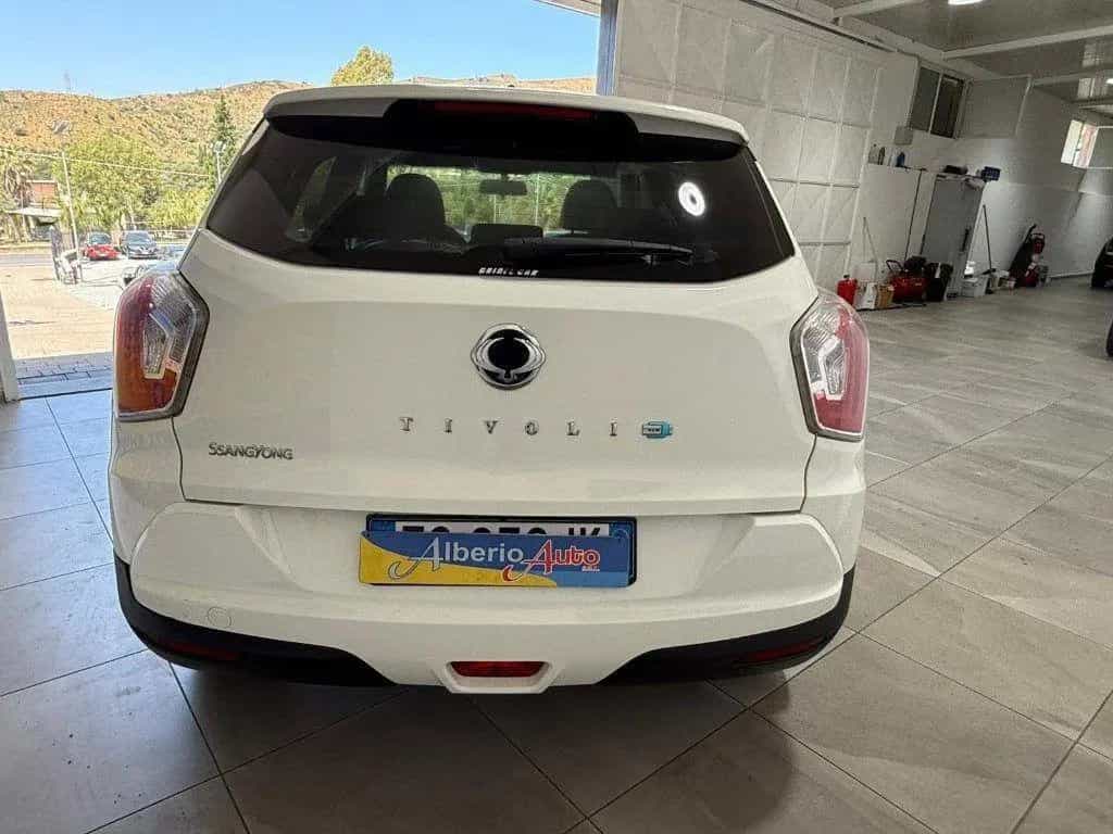 Ssangyong Tivoli SsangYong Tivoli 1.6d 2WD Be E-XDi 01/2016-photo-4