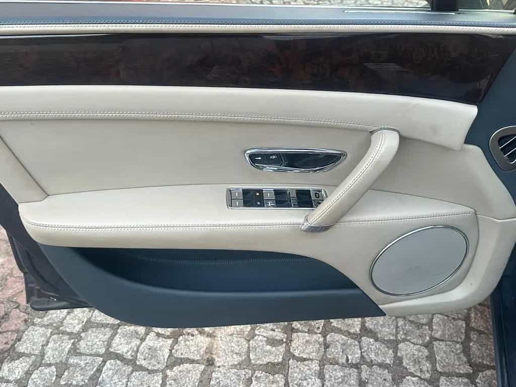 Bentley Continental Flying Spur V8 42.000 € netto 03/2017-photo-23