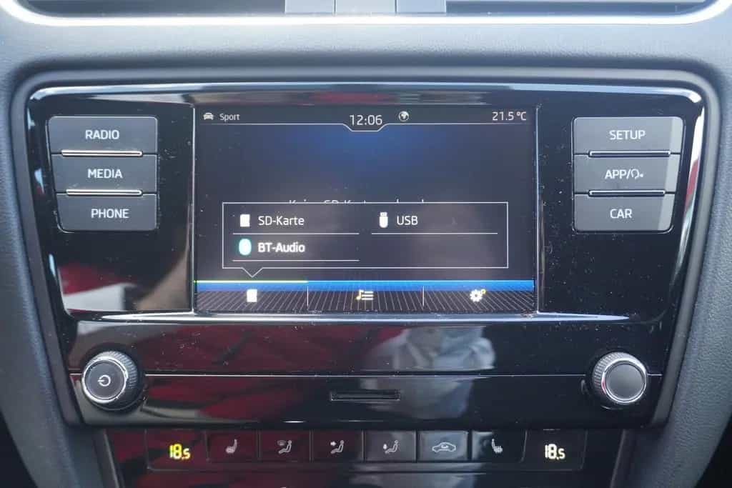 Skoda Octavia Combi 2.0 RS LED Sitzheizung PDC DAB USB 10/2018-photo-10
