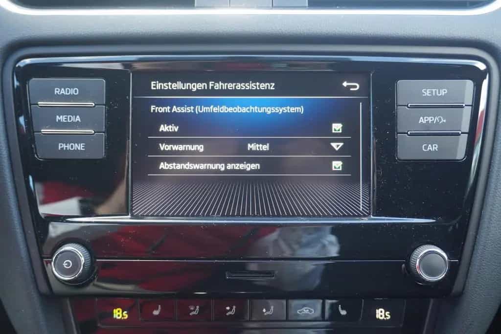 Skoda Octavia Combi 2.0 RS LED Sitzheizung PDC DAB USB 10/2018-photo-12