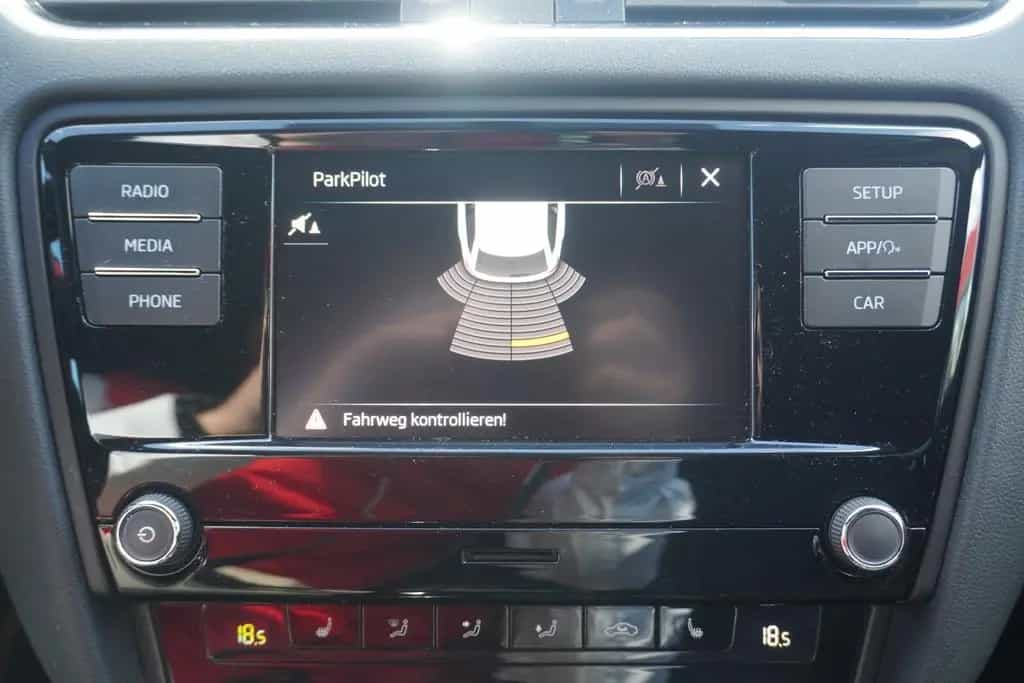 Skoda Octavia Combi 2.0 RS LED Sitzheizung PDC DAB USB 10/2018-photo-14