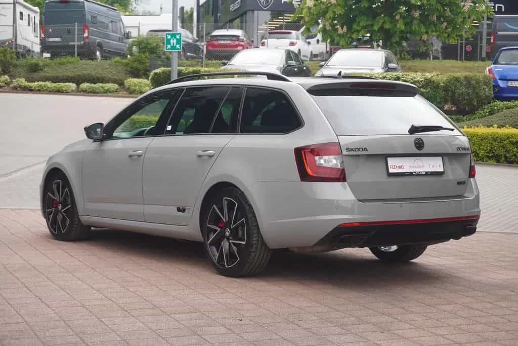 Skoda Octavia Combi 2.0 RS LED Sitzheizung PDC DAB USB 10/2018-photo-2