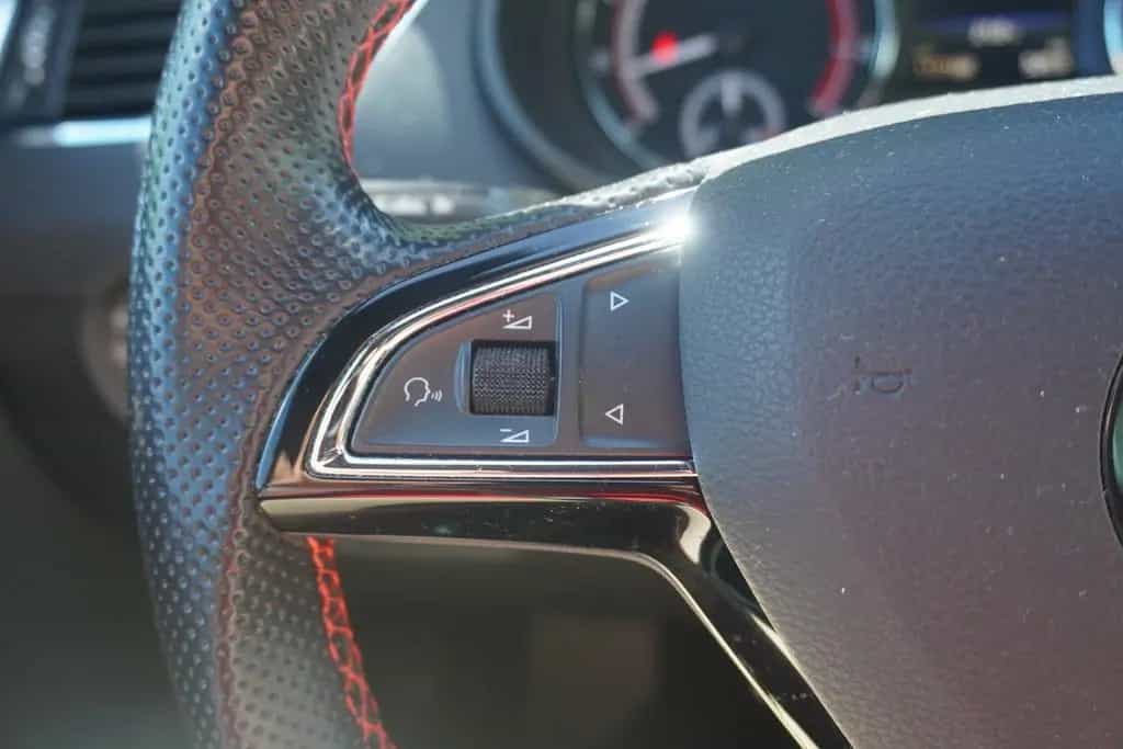 Skoda Octavia Combi 2.0 RS LED Sitzheizung PDC DAB USB 10/2018-photo-23