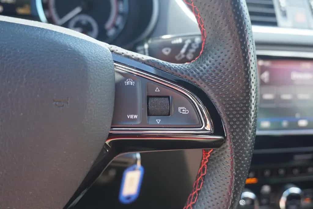Skoda Octavia Combi 2.0 RS LED Sitzheizung PDC DAB USB 10/2018-photo-24