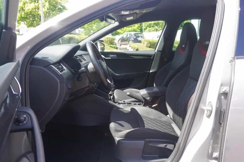Skoda Octavia Combi 2.0 RS LED Sitzheizung PDC DAB USB 10/2018-photo-27