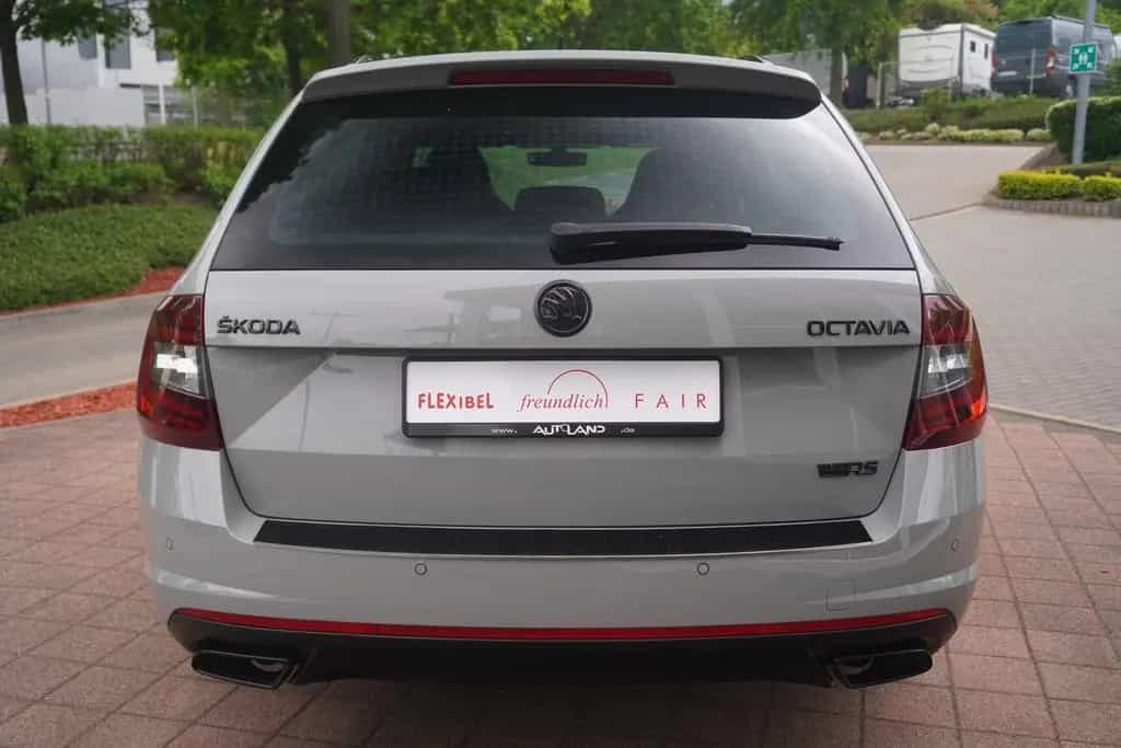 Skoda Octavia Combi 2.0 RS LED Sitzheizung PDC DAB USB 10/2018-photo-3