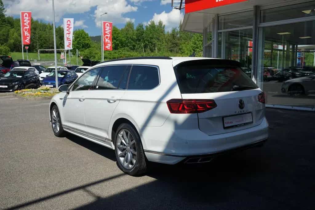 Volkswagen Passat Variant 1.5 TSI R-Line Klimaaut. LED DAB 01/2021-photo-5
