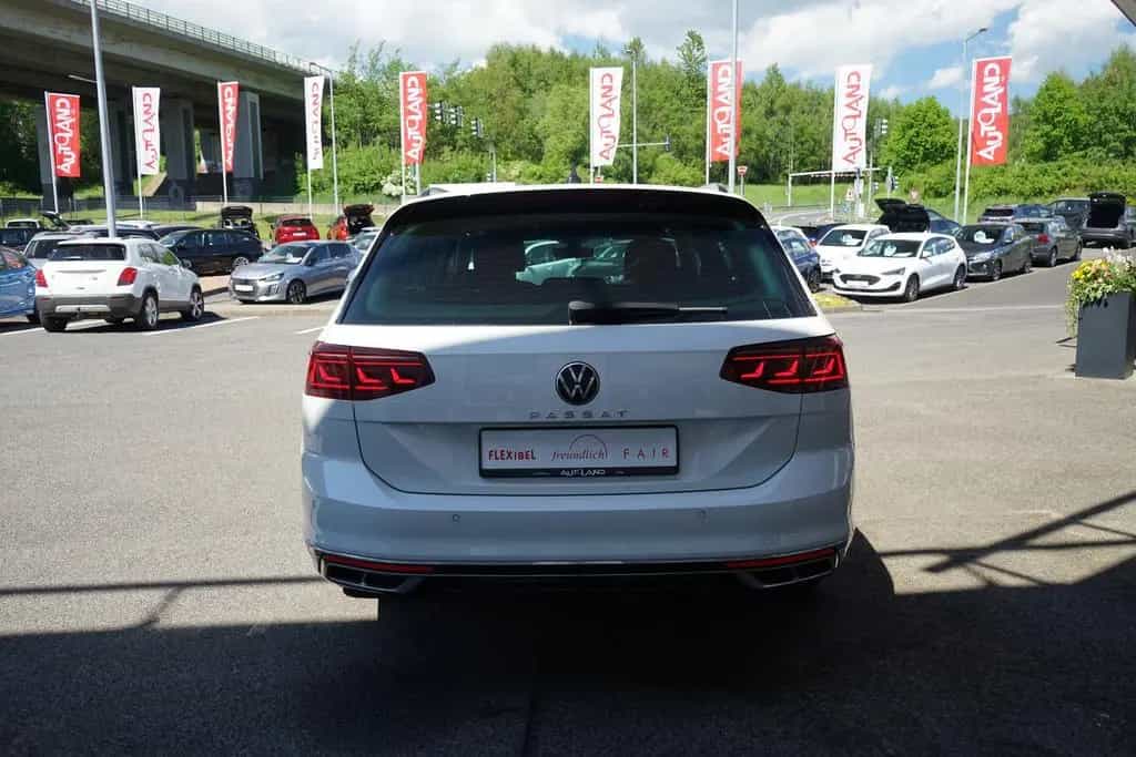 Volkswagen Passat Variant 1.5 TSI R-Line Klimaaut. LED DAB 01/2021-photo-6