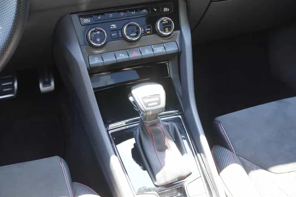 Skoda Kodiaq 2.0 TSI RS 4x4 DSG LED Navi Panorama AHK 06/2022-photo-19