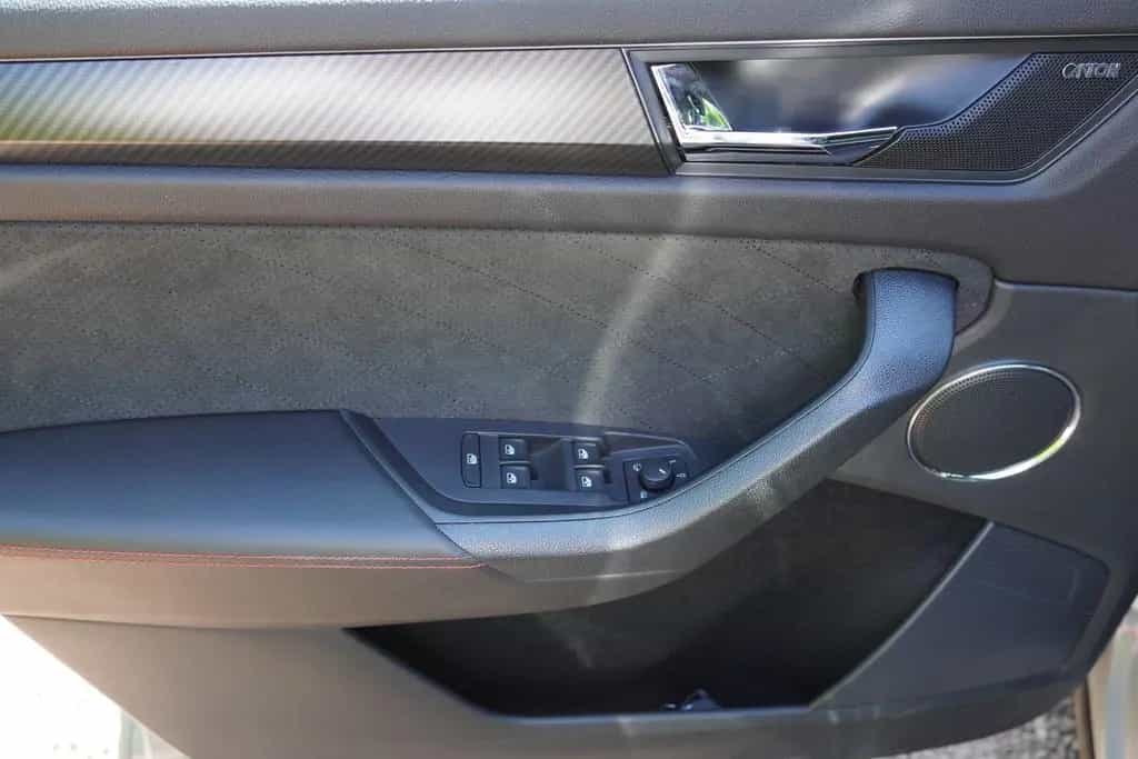 Skoda Kodiaq 2.0 TSI RS 4x4 DSG LED Navi Panorama AHK 06/2022-photo-22