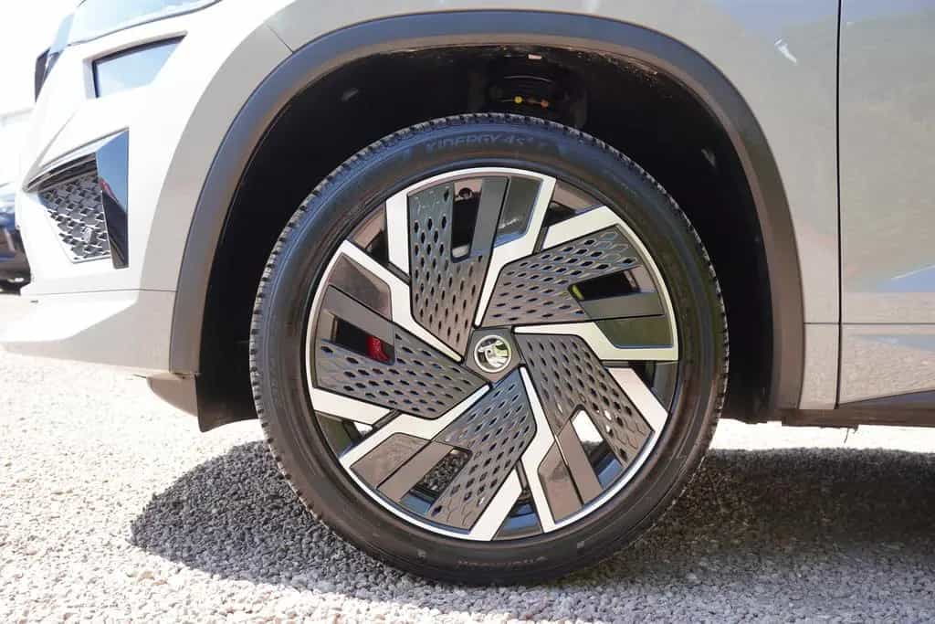 Skoda Kodiaq 2.0 TSI RS 4x4 DSG LED Navi Panorama AHK 06/2022-photo-33