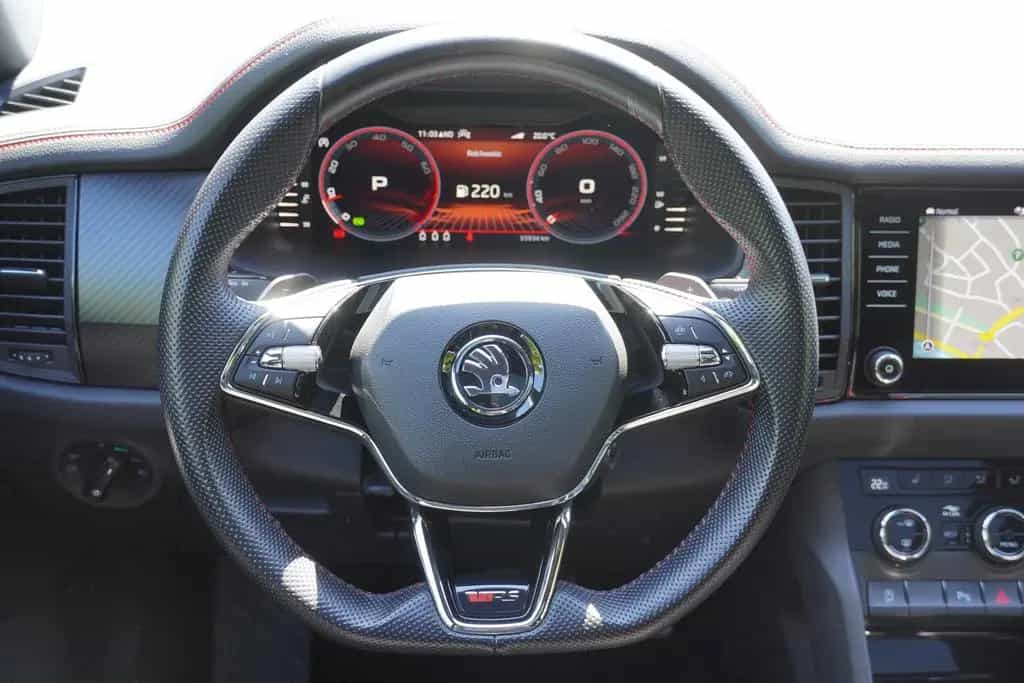 Skoda Kodiaq 2.0 TSI RS 4x4 DSG LED Navi Panorama AHK 06/2022-photo-9