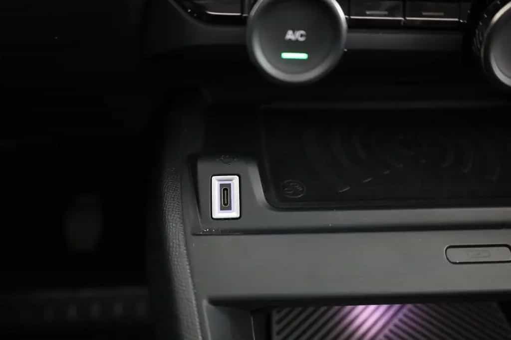 Citroën C4 PureTech 130 LED Navi Pano 360° 05/2024-photo-12
