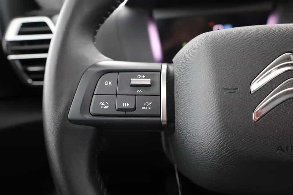Citroën C4 PureTech 130 LED Navi Pano 360° 05/2024-photo-16