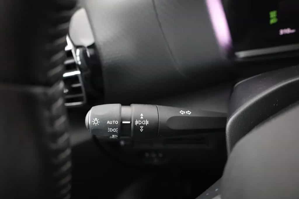 Citroën C4 PureTech 130 LED Navi Pano 360° 05/2024-photo-18