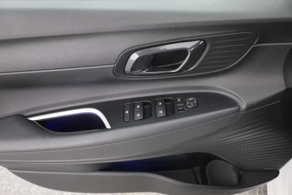 Hyundai i20 1.0 T-GDI Trend Navi Kamera Virtual Cockpit 07/2021-photo-21