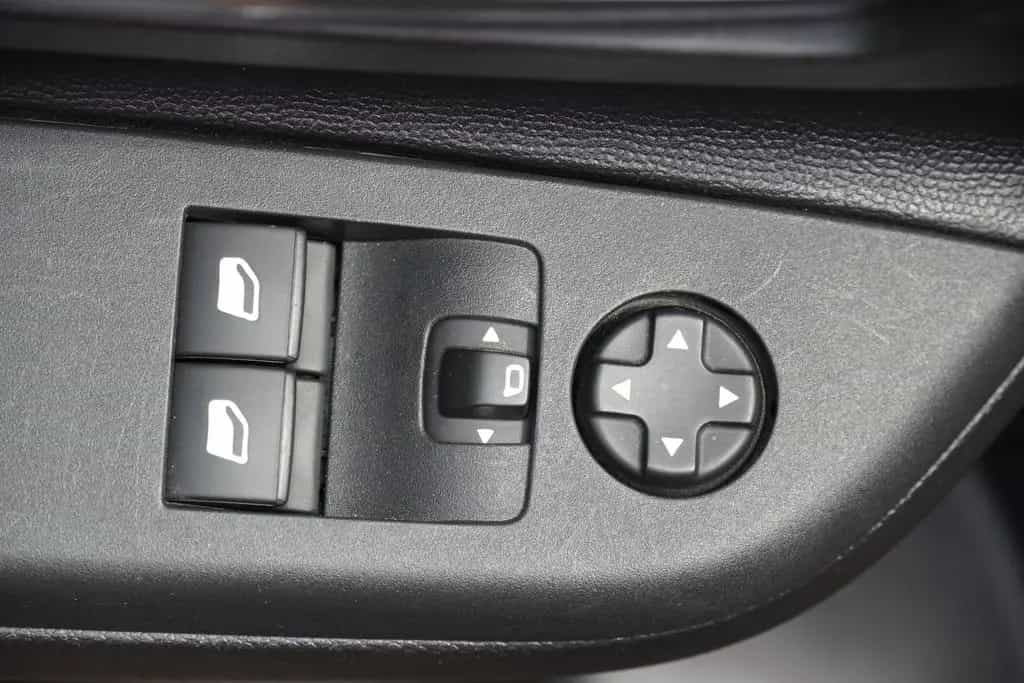Opel Corsa F 1.2 Edition LED Kamera Klima Sitzheizung 08/2020-photo-10