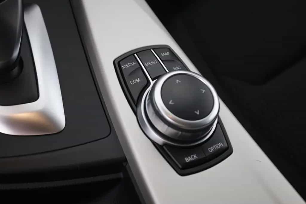BMW 318 i Touring Aut. LED Navi Sitzheizung PDC 10/2018-photo-14