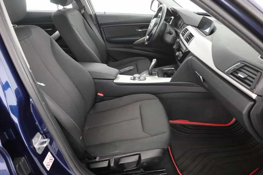 BMW 318 i Touring Aut. LED Navi Sitzheizung PDC 10/2018-photo-24