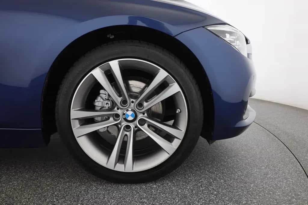 BMW 318 i Touring Aut. LED Navi Sitzheizung PDC 10/2018-photo-31
