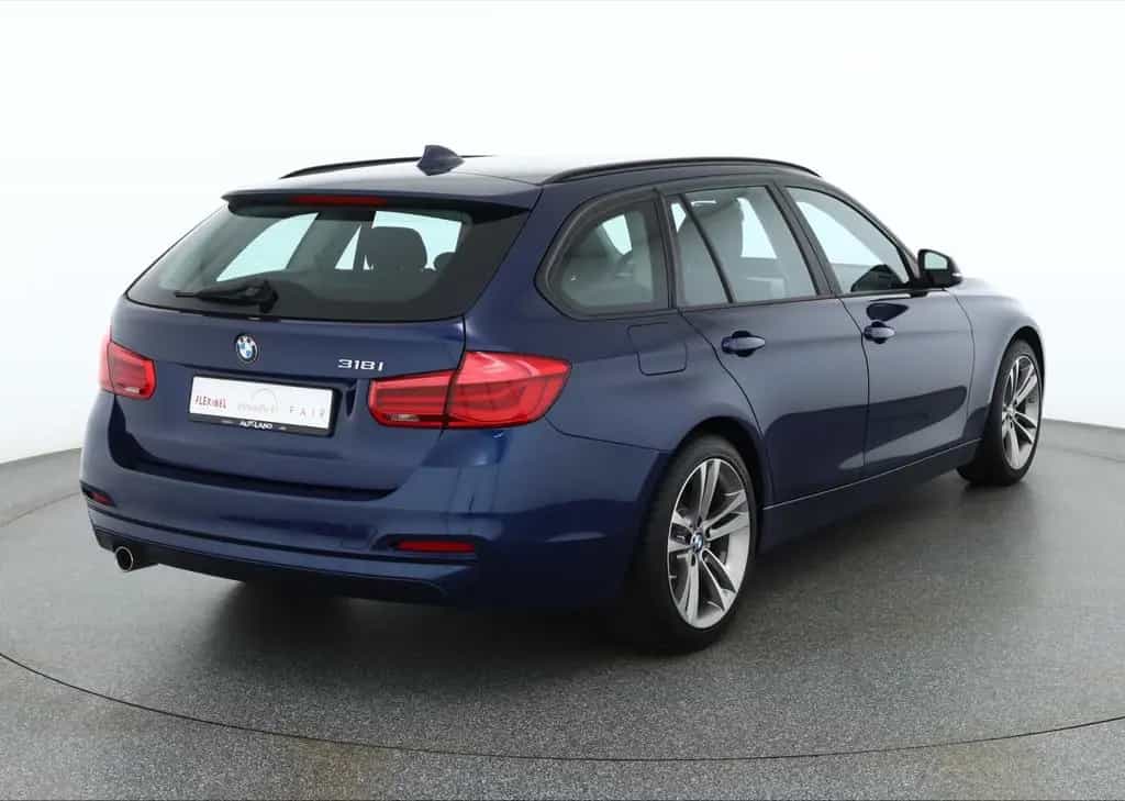 BMW 318 i Touring Aut. LED Navi Sitzheizung PDC 10/2018-photo-4