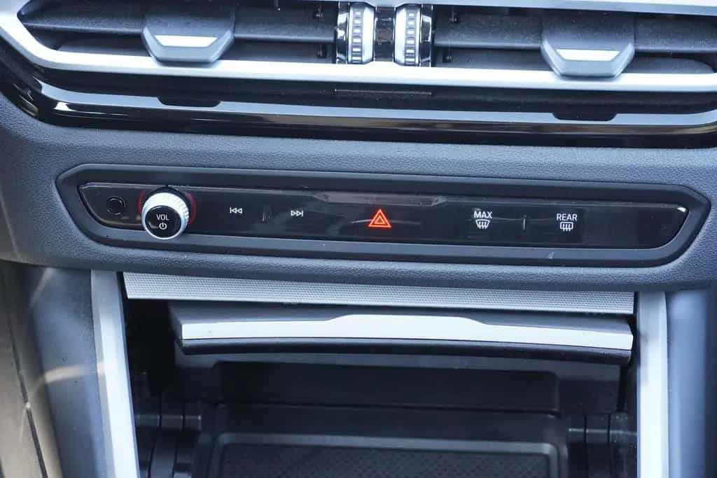 BMW 318 i Touring LED Navi Tempomat el. Heckklappe 02/2023-photo-18