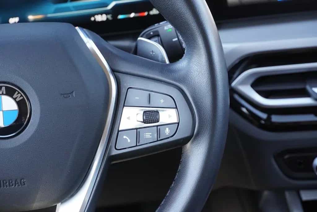 BMW 318 i Touring LED Navi Tempomat el. Heckklappe 02/2023-photo-26