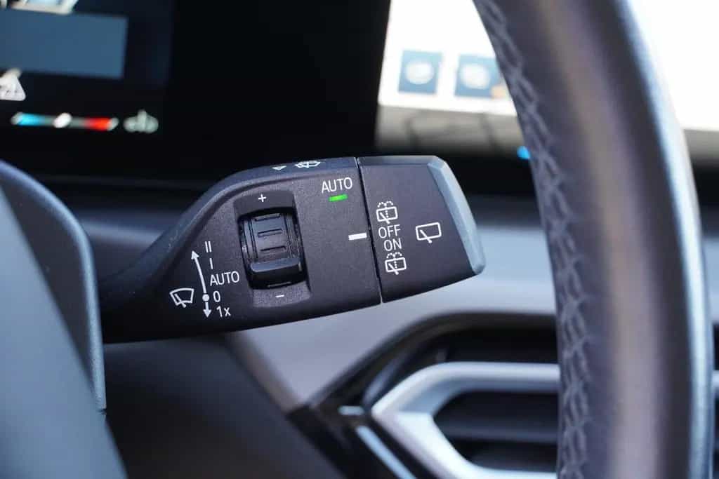 BMW 318 i Touring LED Navi Tempomat el. Heckklappe 02/2023-photo-28