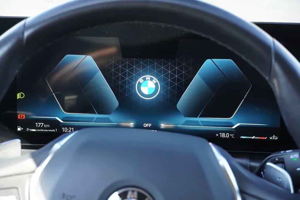 BMW 318 i Touring LED Navi Tempomat el. Heckklappe 02/2023-photo-29
