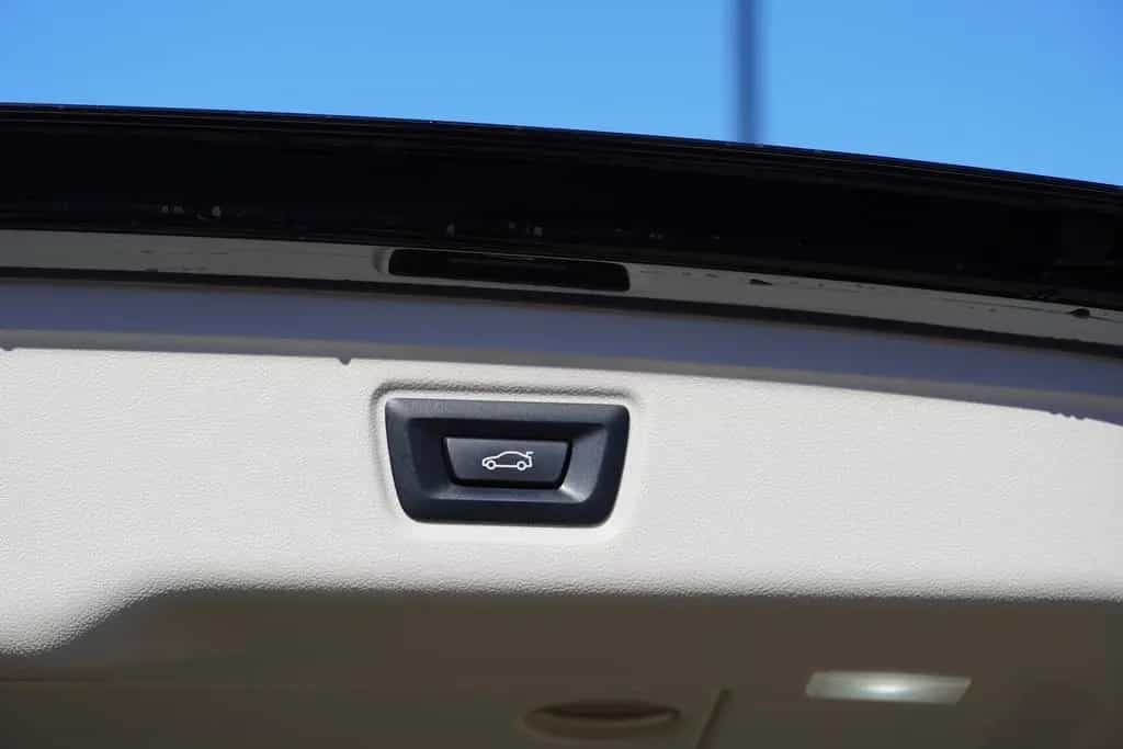 BMW 318 i Touring LED Navi Tempomat el. Heckklappe 02/2023-photo-38