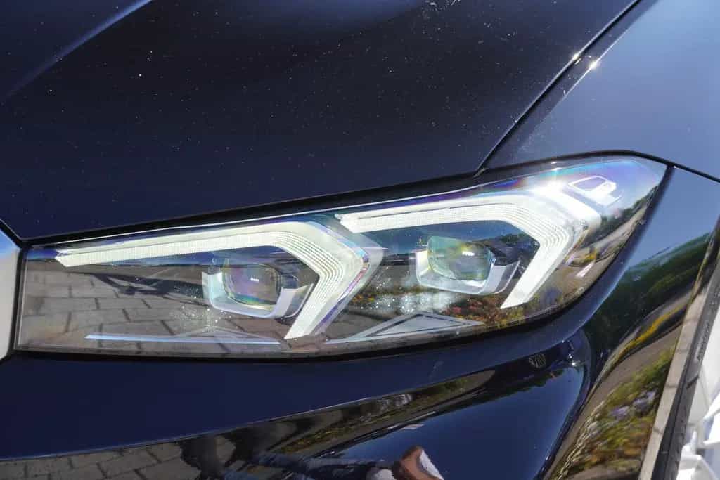 BMW 318 i Touring LED Navi Tempomat el. Heckklappe 02/2023-photo-41