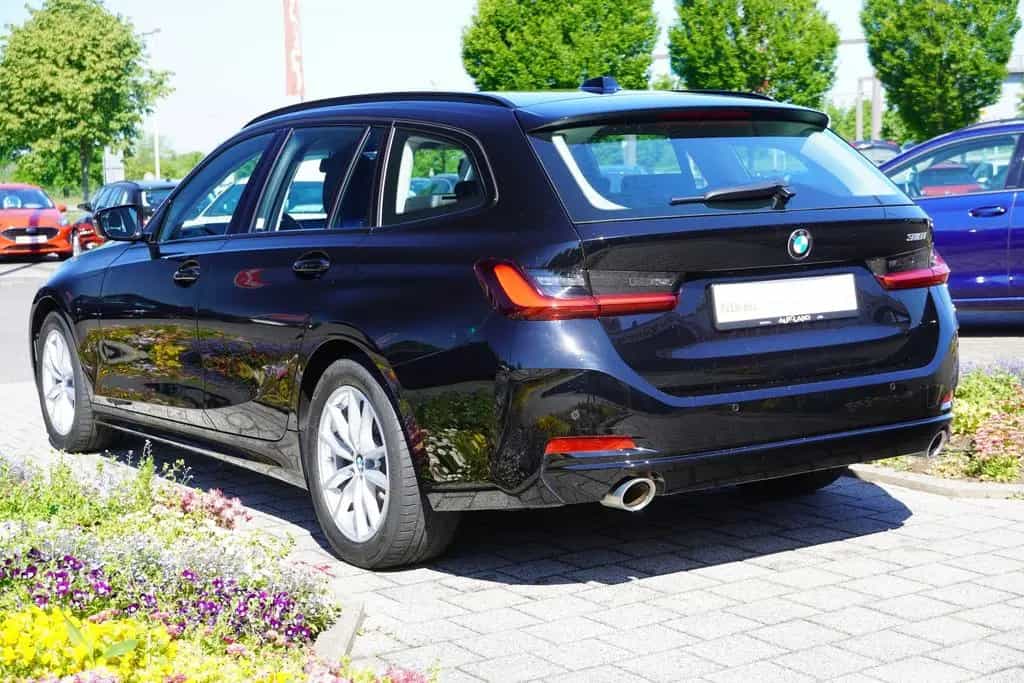 BMW 318 i Touring LED Navi Tempomat el. Heckklappe 02/2023-photo-5
