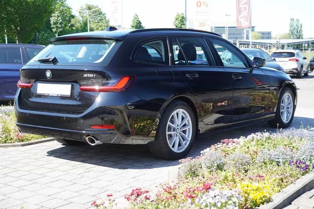 BMW 318 i Touring LED Navi Tempomat el. Heckklappe 02/2023-photo-7
