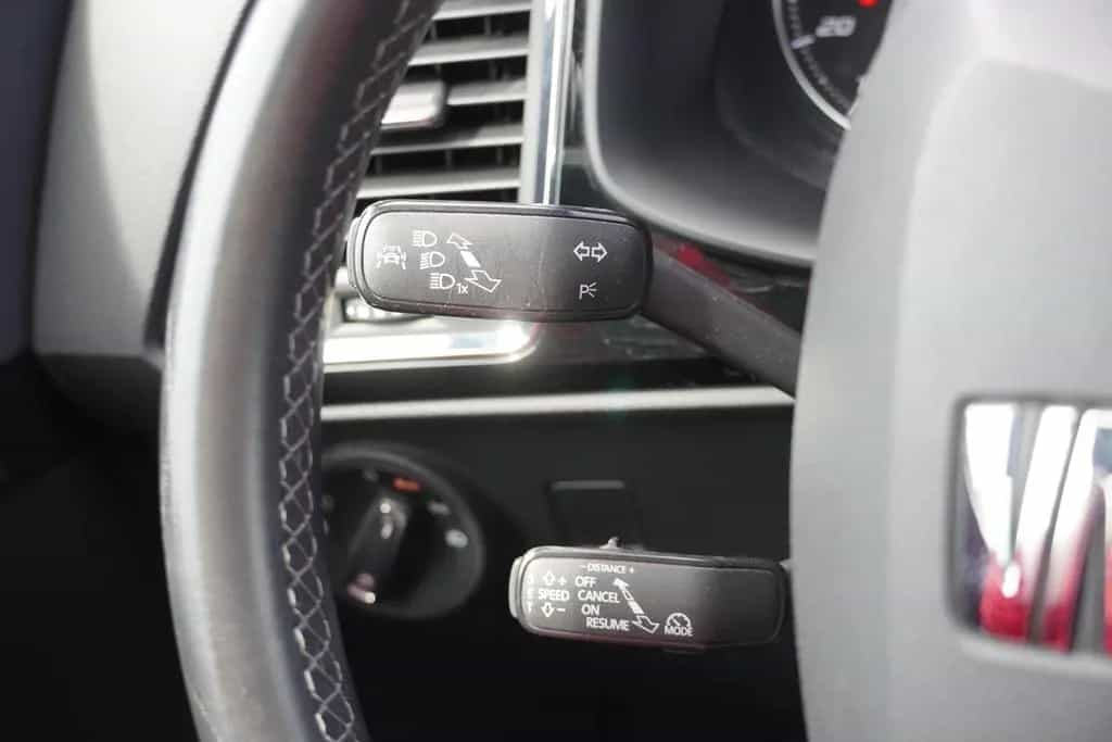Seat Ateca 1.4 TSI Xcellence LED Kamera PDC Klimaaut. 01/2018-photo-27