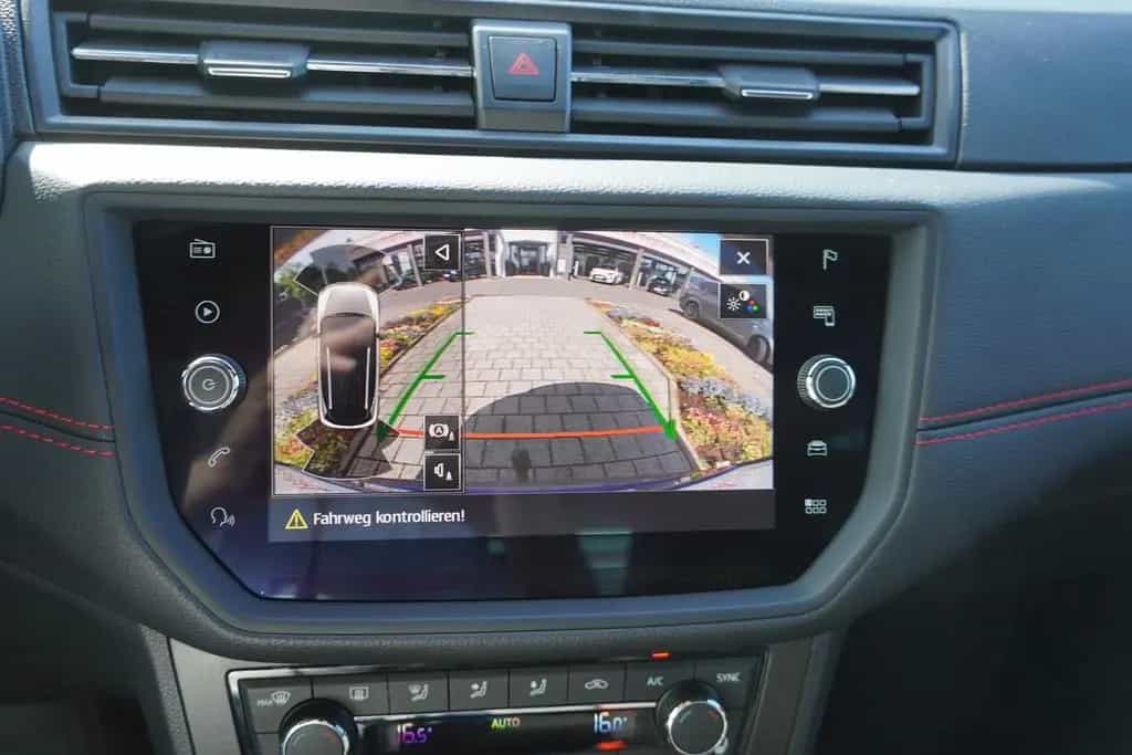 Seat Arona 1.5 FR LED Navi Kamera AHK ACC Sitzheizung 12/2019-photo-13